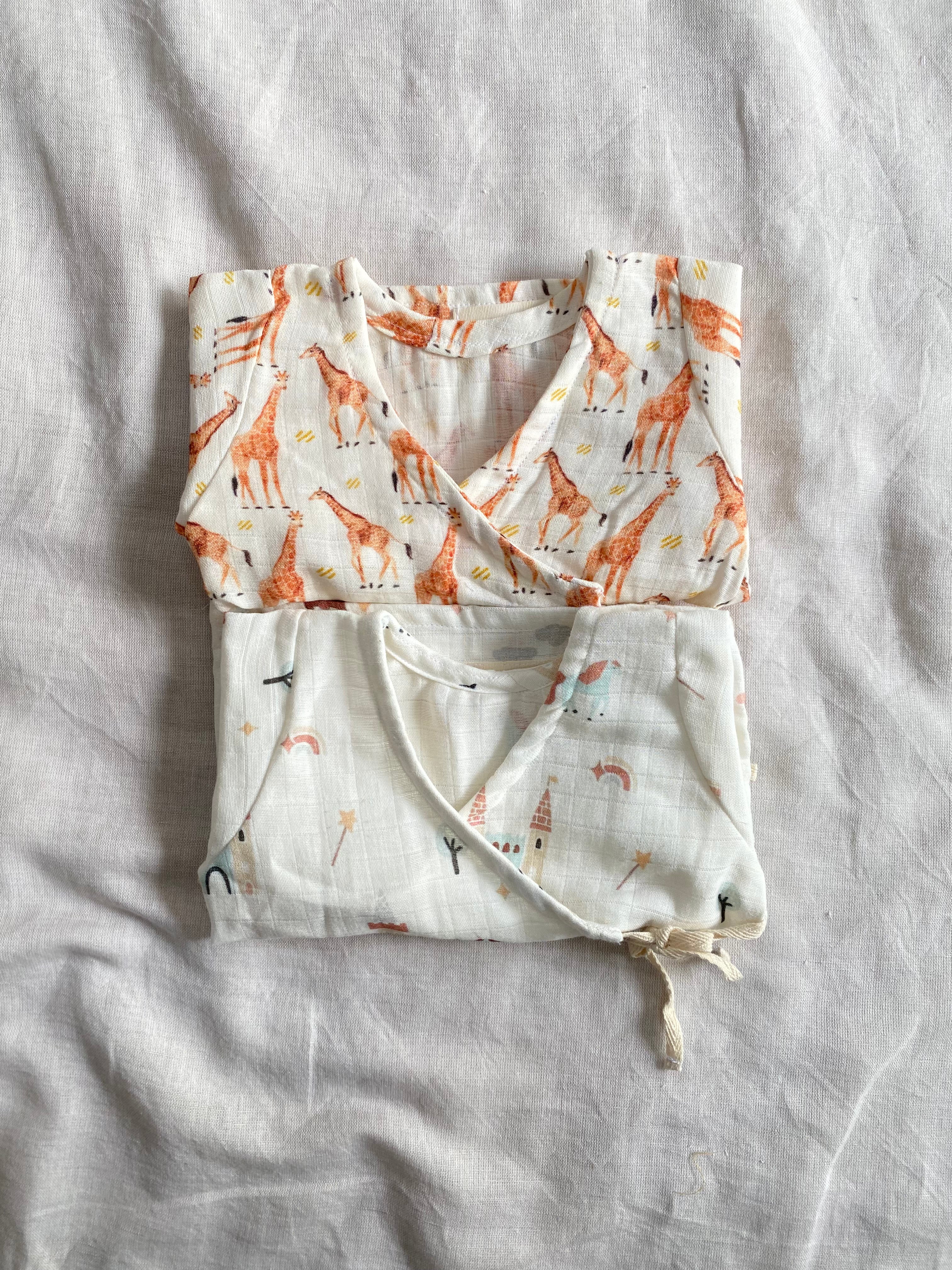 Set of 2 Giraffe Angarkha Top Combo